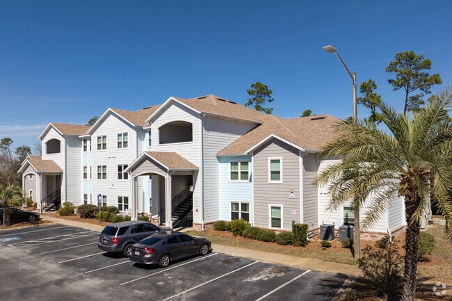 Building Photo - Pinnacle at Hammock Place