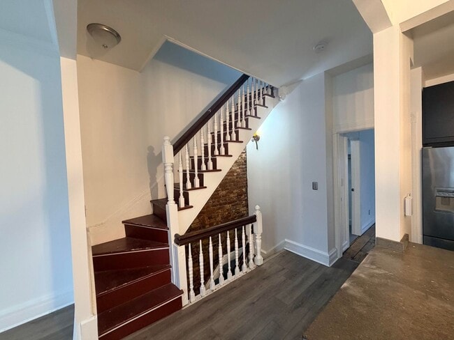 Photo - 285.5 Hudson Ave Unit Apt 3