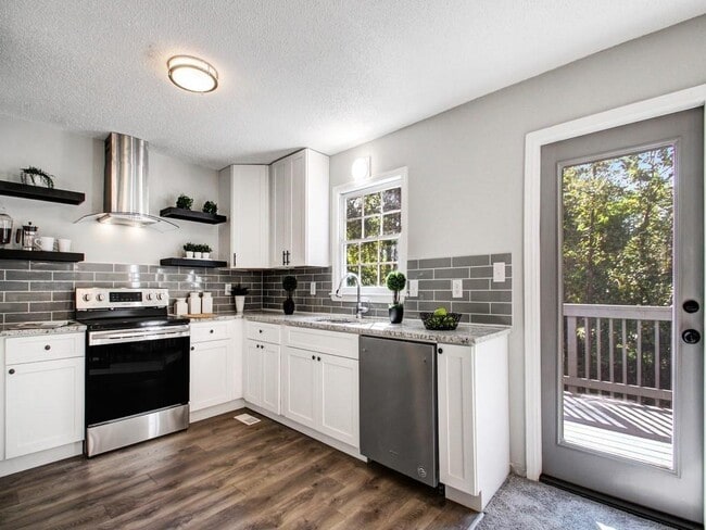 Photo - 5046 Nebo Rd