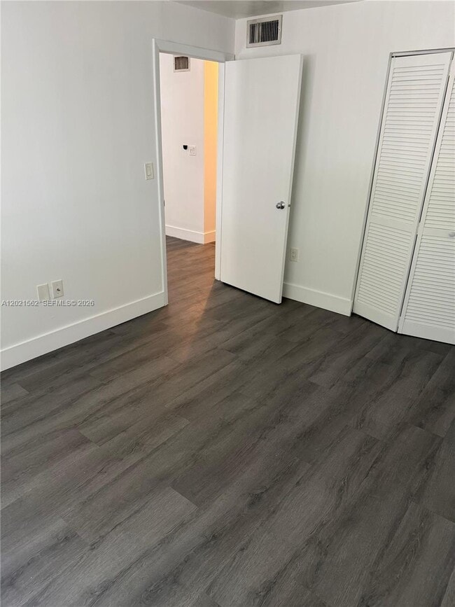 Photo - 1740 NW N River Dr Unit 325