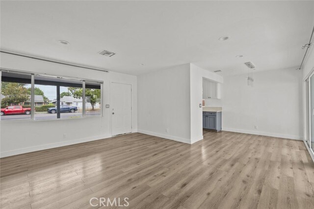 Photo - 7952 White Oak Ave Casa