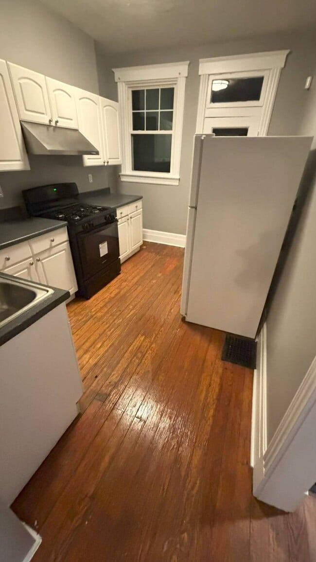 Photo - 506 E 21st St