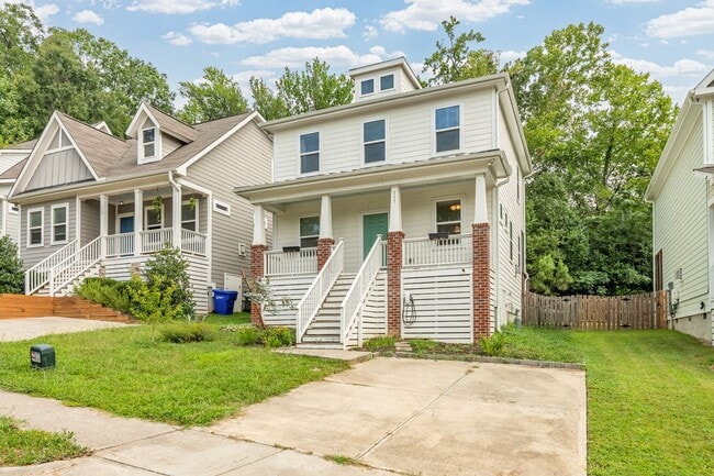Photo - 117 Dunstan Ave