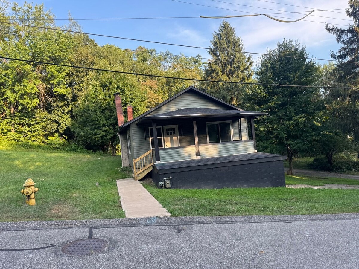 2 Bedroom 1 Bathroom House For Rent - 2 Bedroom 1 Bathroom House For Rent