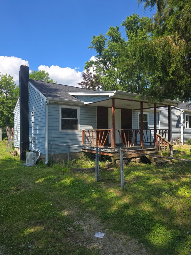 Building Photo - 629 Dawes Ave