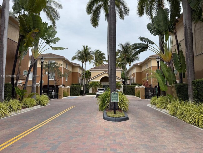 Photo - 2961 NE 185th St