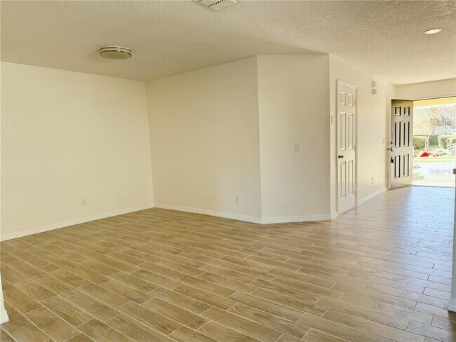 Photo - 760 Cresting Oak Cir