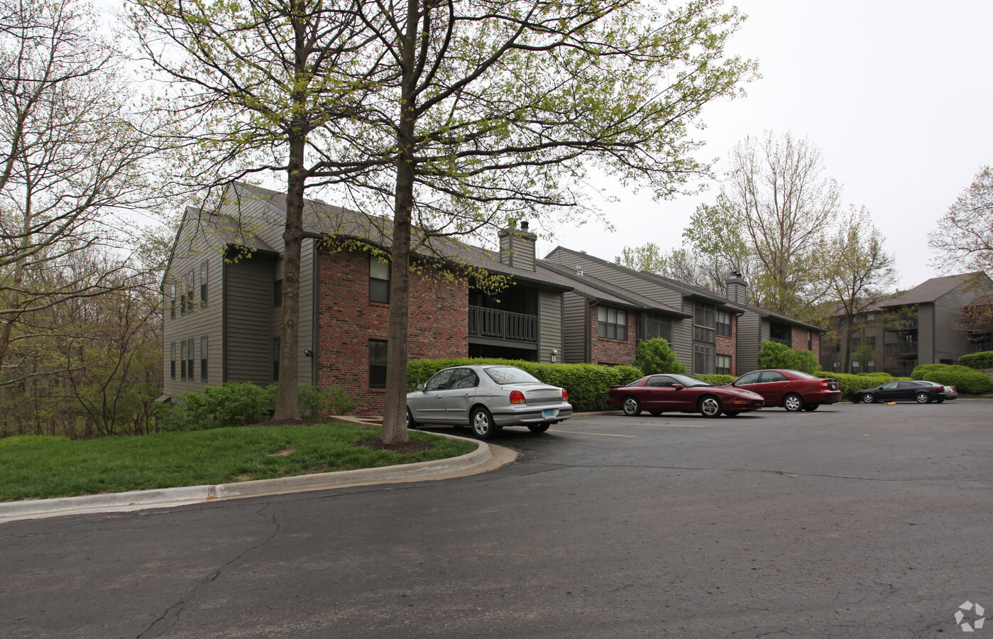 Hillsborough Apartments - Hillsborough Apartments