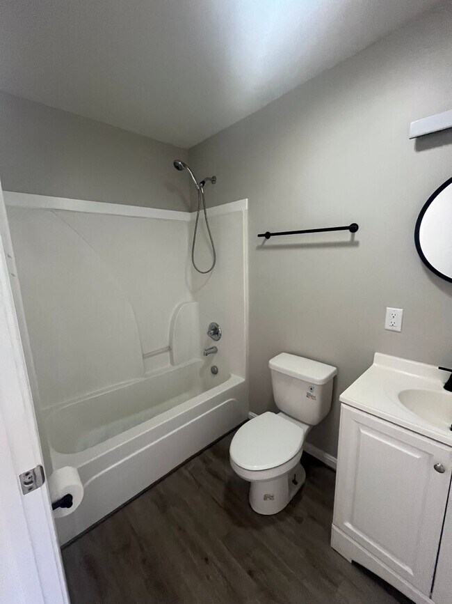 Photo - Gorgeous Fully Renovated 4 br/2 bath!