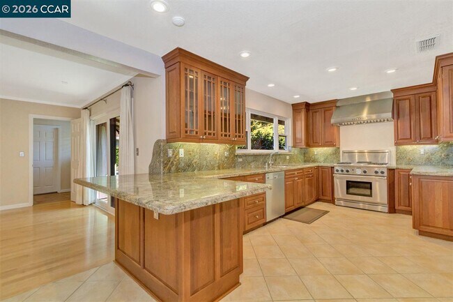 Photo - 241 Ivy Pl