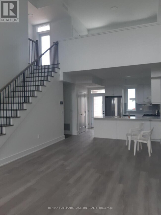 Photo - 19 West Street N