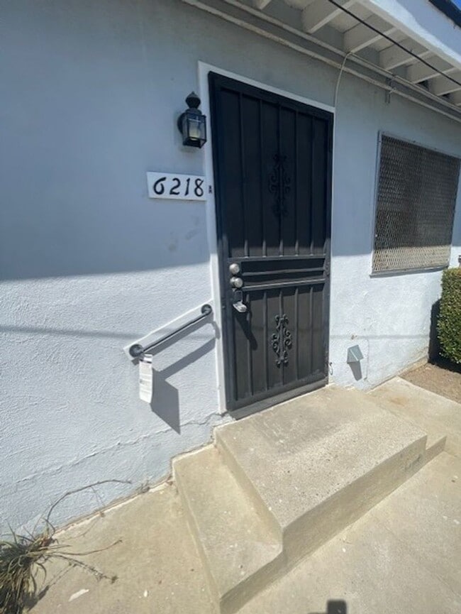 Photo - 6216 Bright Ave Apartamento Unidad 18-A