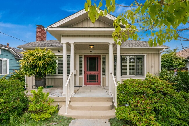 "Charming 3-Bed, 2-Bath Oasis in Mission Hills – Spacious 1792 Sq Ft Home on Hawk Street!"