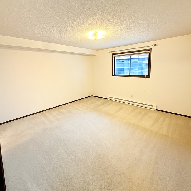 Photo - 2121 E Upriver Dr