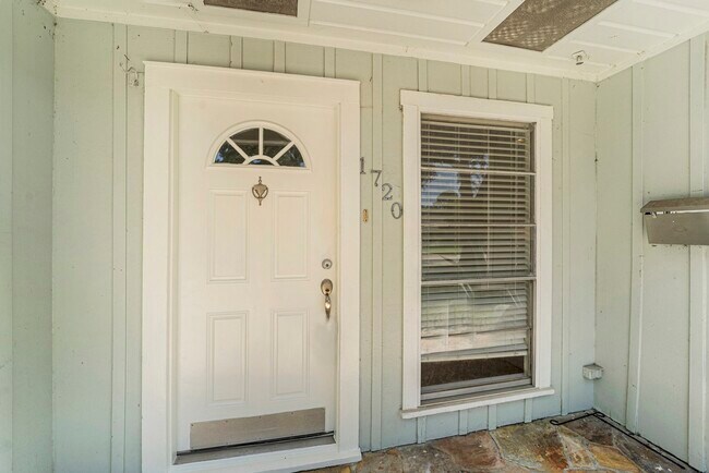 Photo - 1720 Libbey Dr