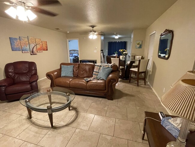 Living Room - 9735 Liberty Grn House