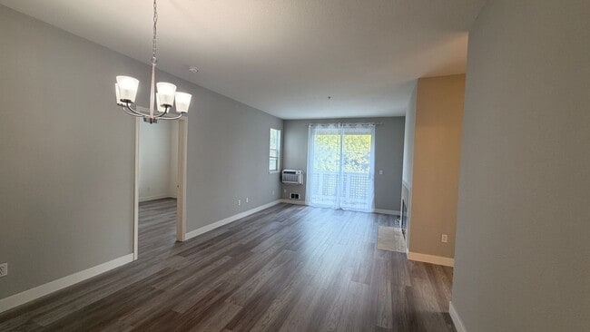 Photo - 3 Bed 2 Bath Available in Sunnyvale, CA!
