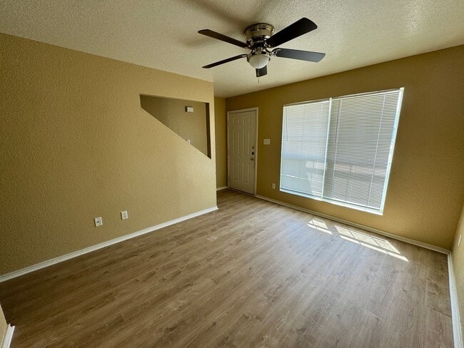 Photo - 4402 Jeff Scott Dr Unidad Apt C