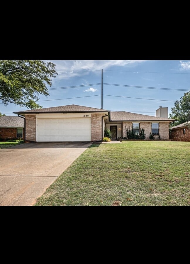 Photo - 1420 Creston Way