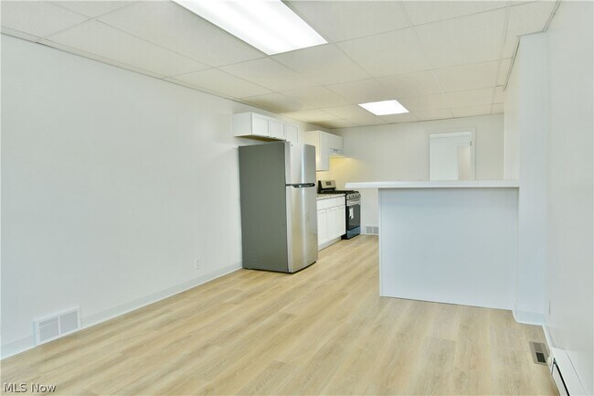 Photo - 401 Williams St SE