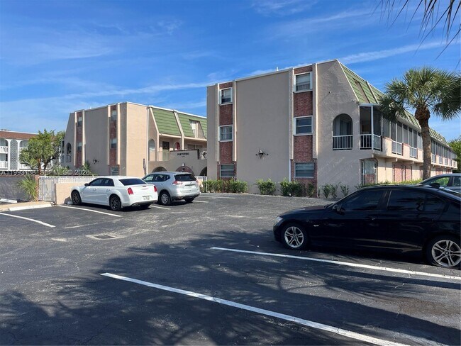 Photo - 1100 SE 4th Ave Unit 16