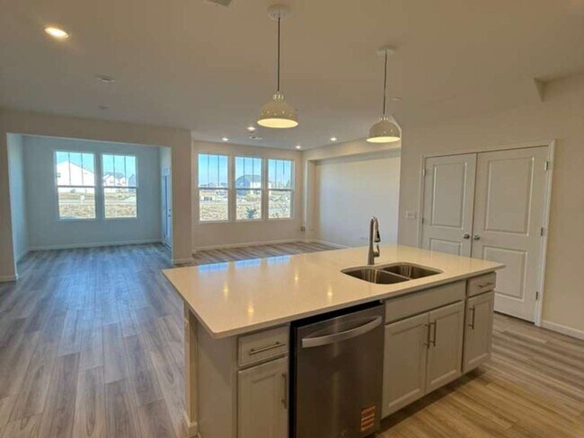 Photo - 672 Switchgrass Wy Unit 58005