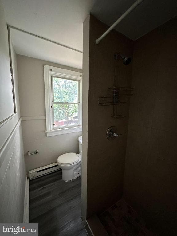 Building Photo - 228 N Locust St Rental