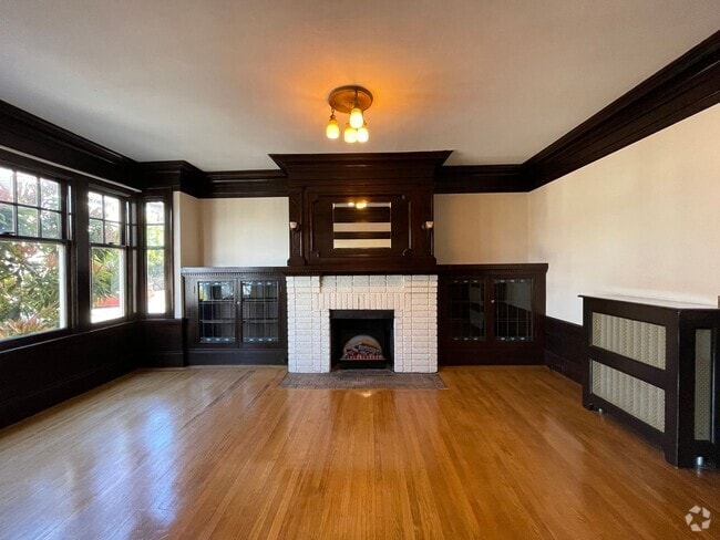 Building Photo - 1319 4th Ave Unit 1319 Rental