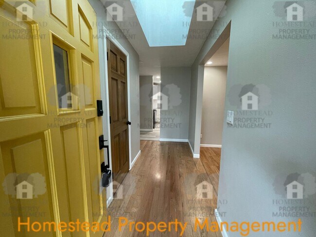 Photo - OUTSTANDING KEIZER LOCATION!