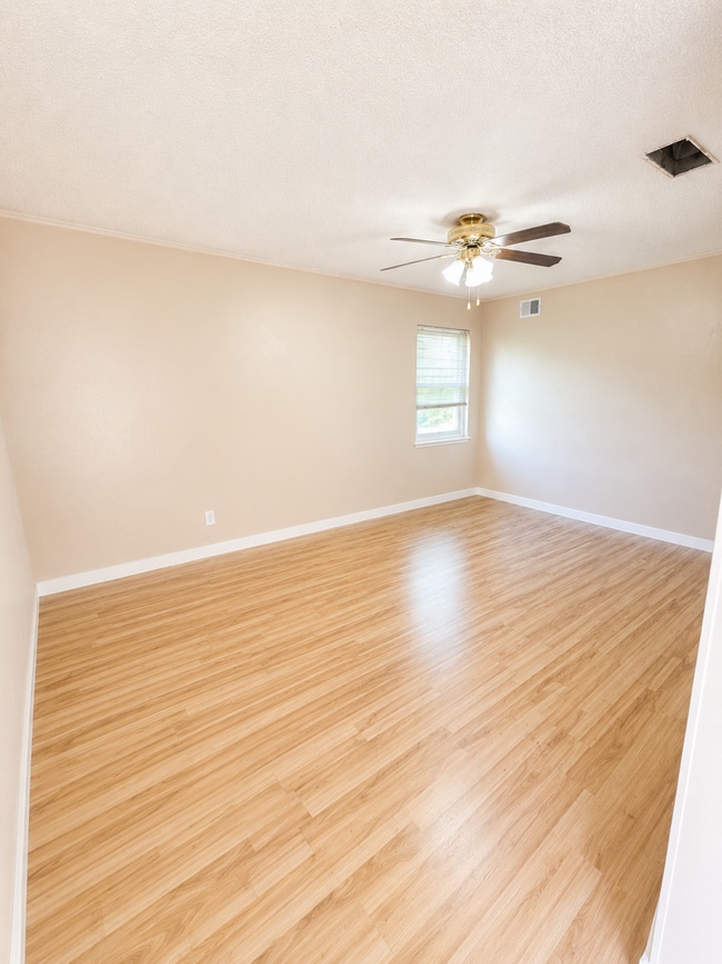 Living Room - 1507 Richard Dr