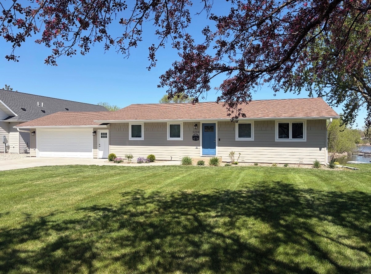 Photo - 3204 Crestwood Dr NE