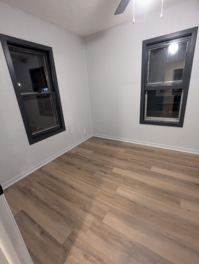 Photo - 112 N 5th St