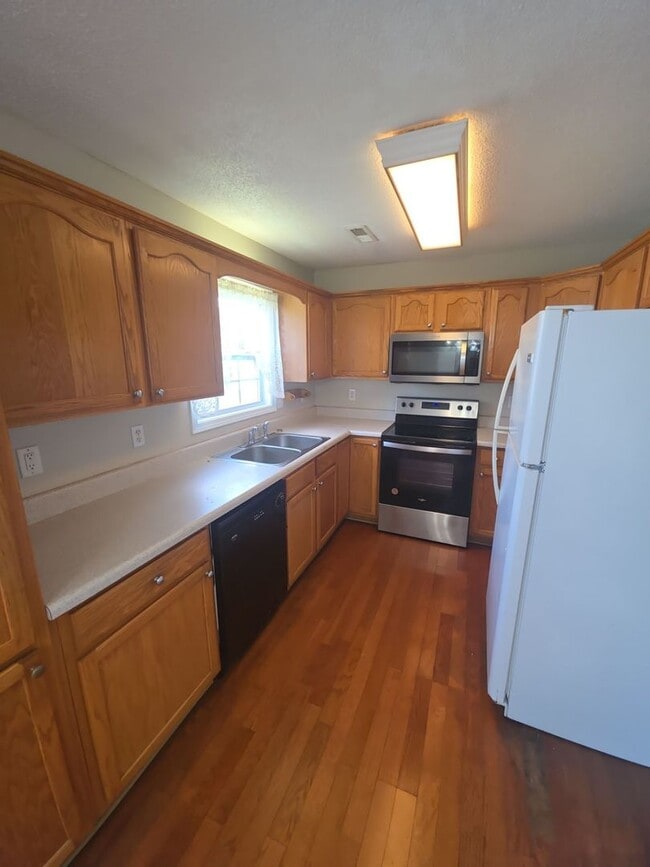 Photo - 1293 Fisk Rd