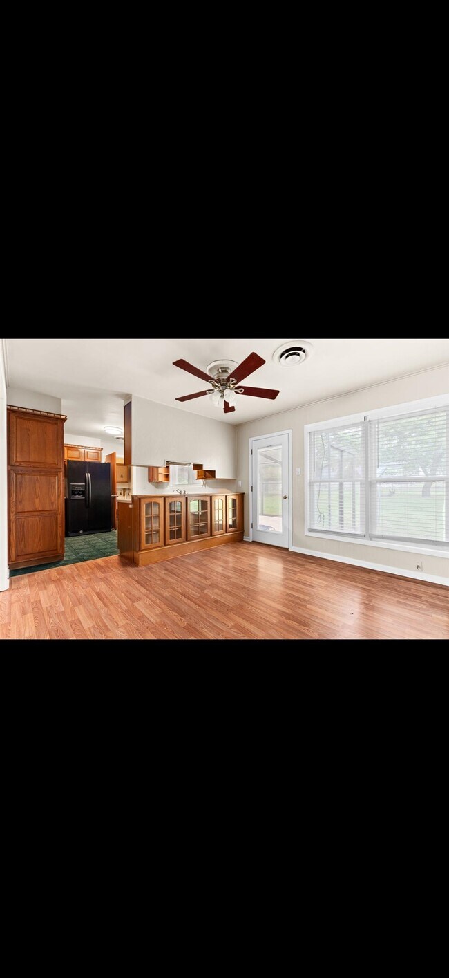 Photo - 13 Perkins St