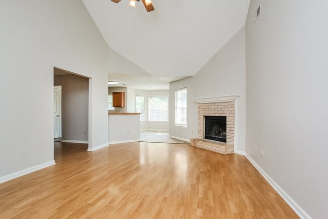 Photo - 7117 Puddin Ln