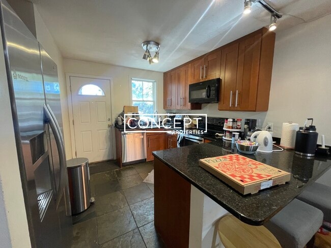 Photo - 1430 Tremont St