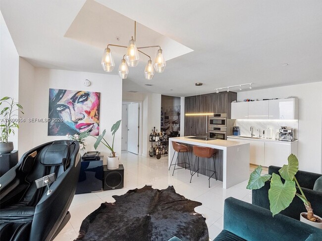 Photo - 851 NE 1st Ave Unidad 4109