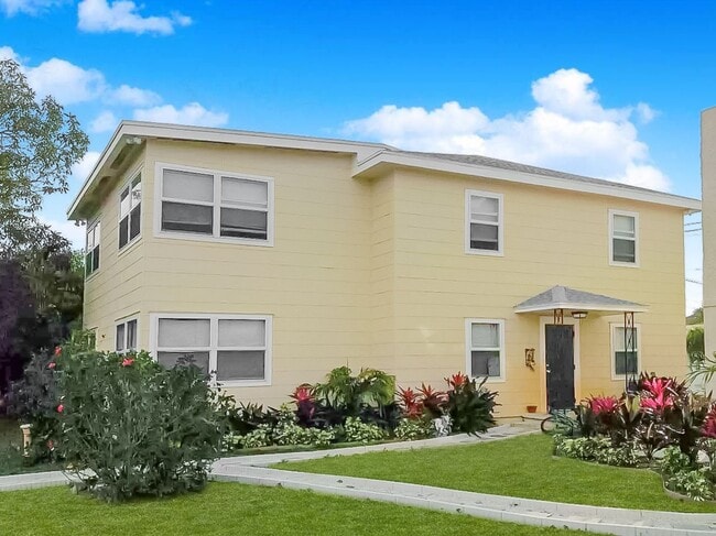 Photo - Modern 3 bed / 2 bath Apartment for Rent -...