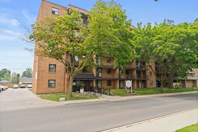 Photo - Carlsie Tower