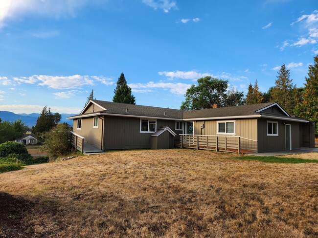 4 bed 2 bath in Sequim, nice mountain view! - 4 bed 2 bath in Sequim, nice mountain view! Apartment