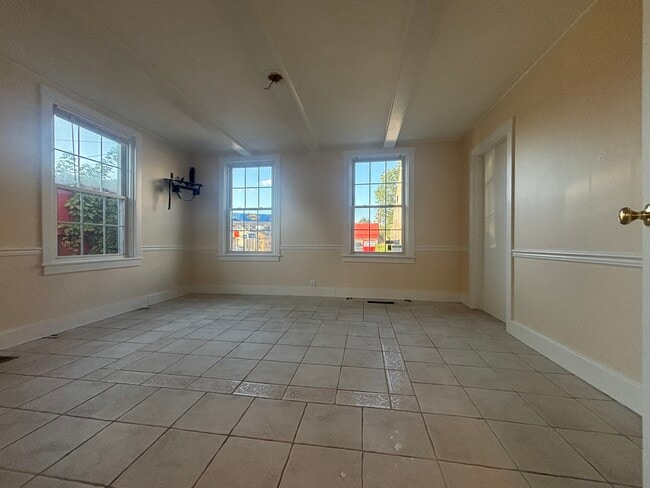 Photo - 207 Market St Unit 1st Floor 1 Bedroom Apt