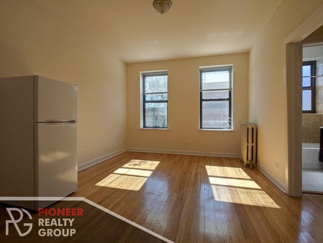 Photo - 3735 N Spaulding Ave