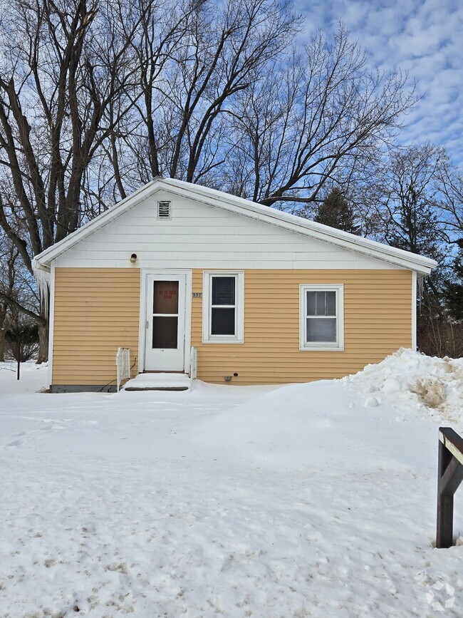 Building Photo - 577 Cherry St Rental