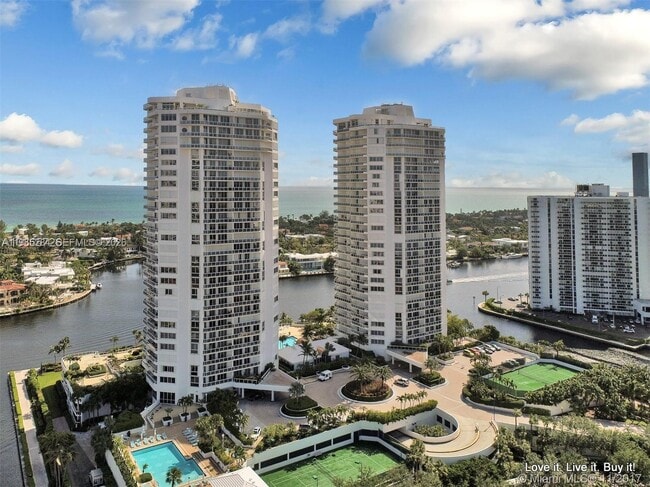 Building Photo - 3801 NE 207th St Unit 704