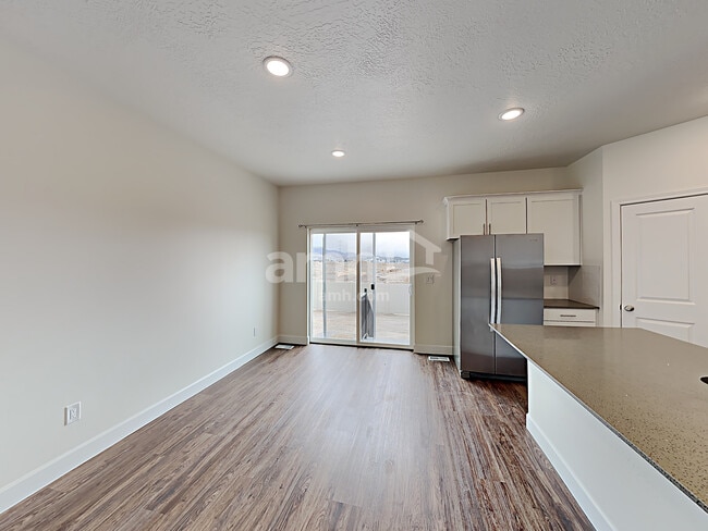 Photo - 2376 E Frontier St