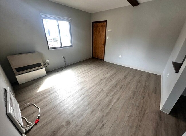 Photo - 10 Thompson St Unit B