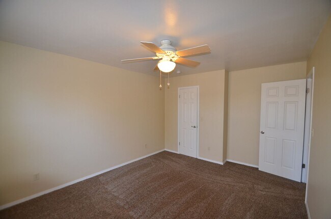 Photo - 670 Winona Ct