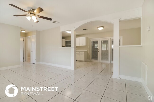 Building Photo - 215 Lochmond Dr Rental