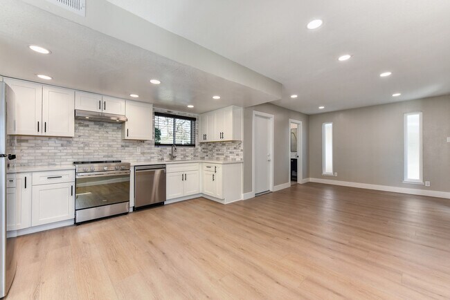 Photo - 5364 Garfield Ave