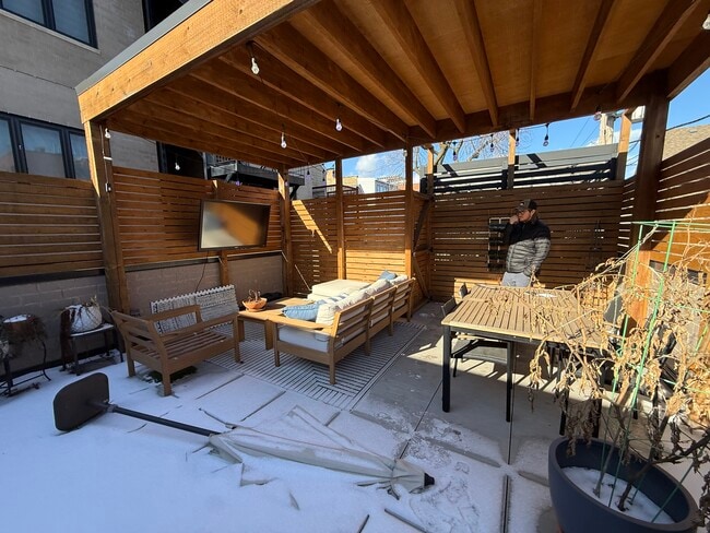 Photo - 3219 N Seminary Ave Unit 1S